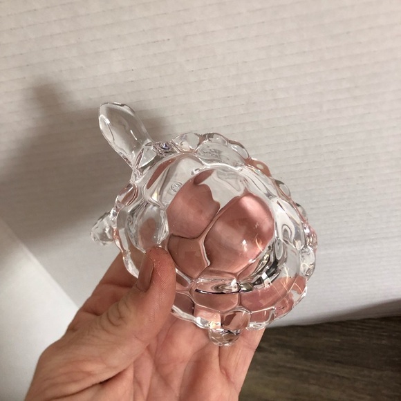 Clear Glass Turtle Figurine - Picture 9 of 10